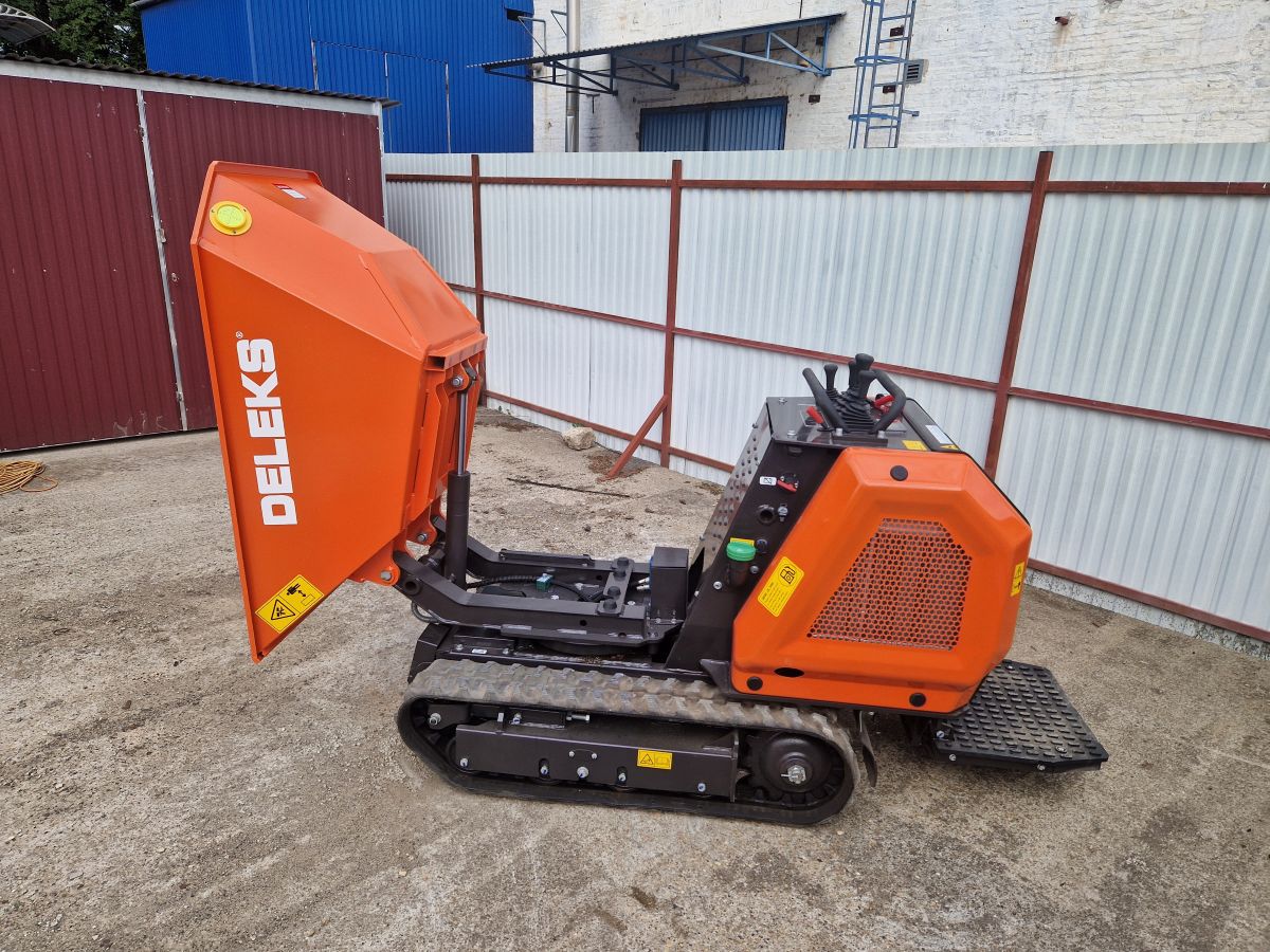 800 kg teherbírású Kubota D722 motoros lánctalpas mini dömper